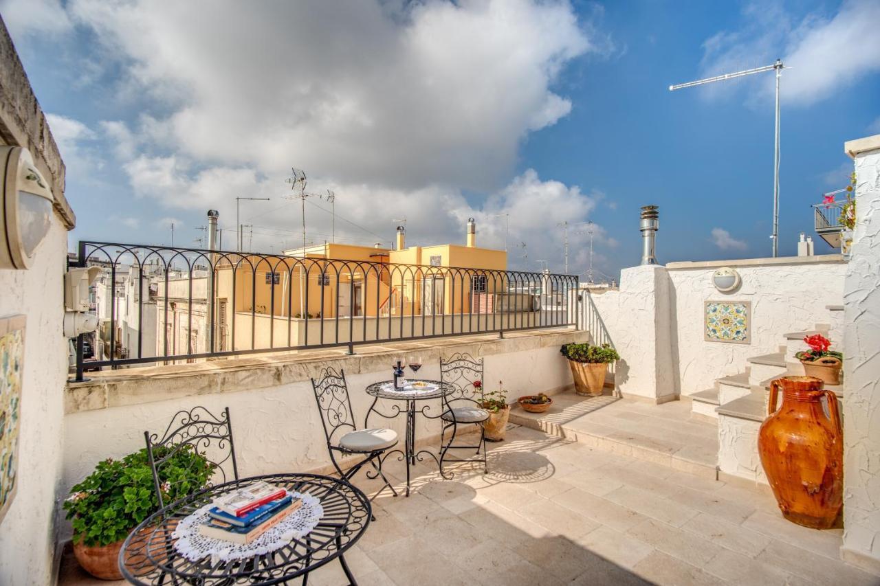 לינה וארוחת בוקר אוסטוני Palazzo Stunis - Dimora Di Charme מראה חיצוני תמונה