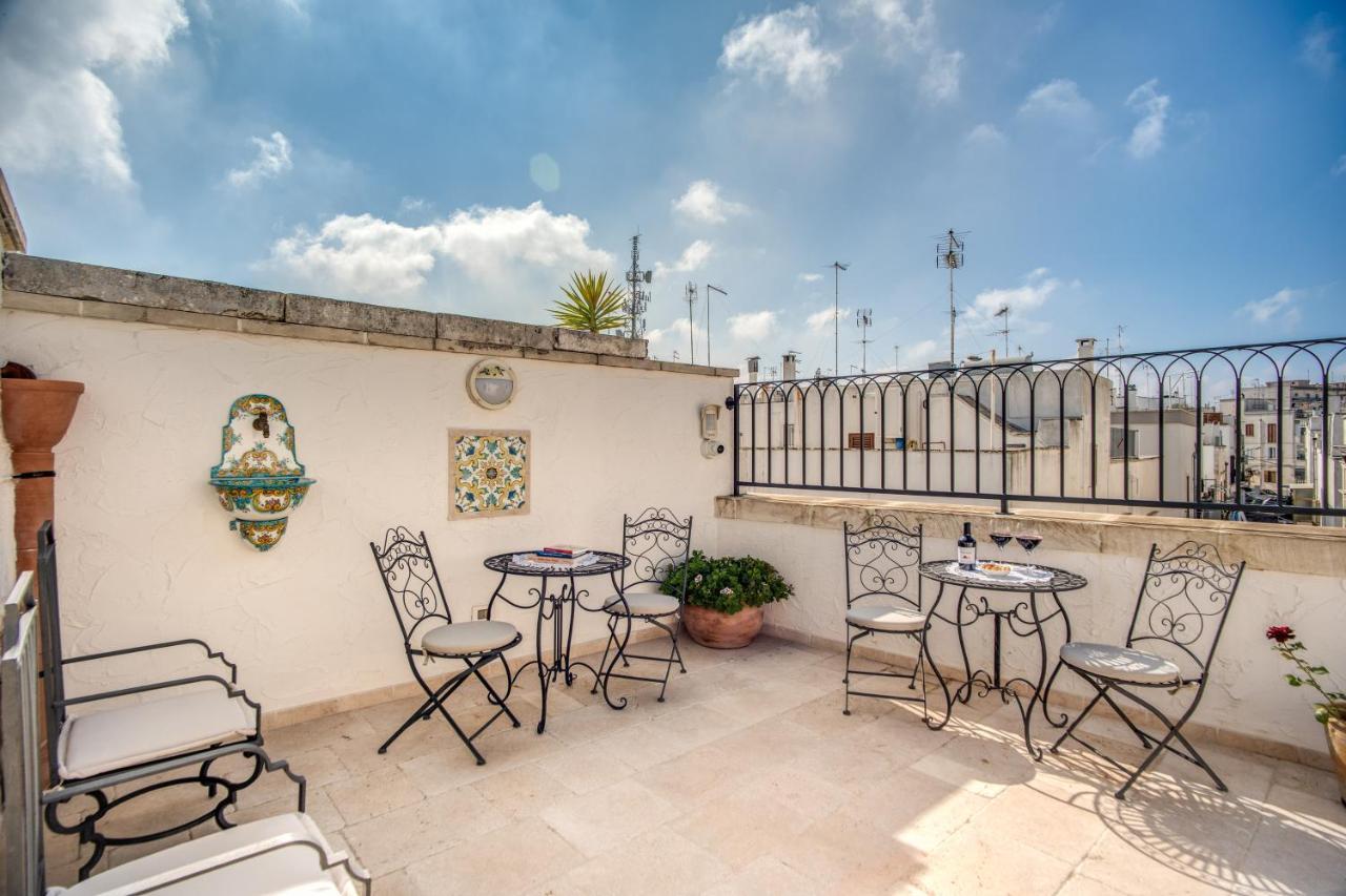 לינה וארוחת בוקר אוסטוני Palazzo Stunis - Dimora Di Charme מראה חיצוני תמונה