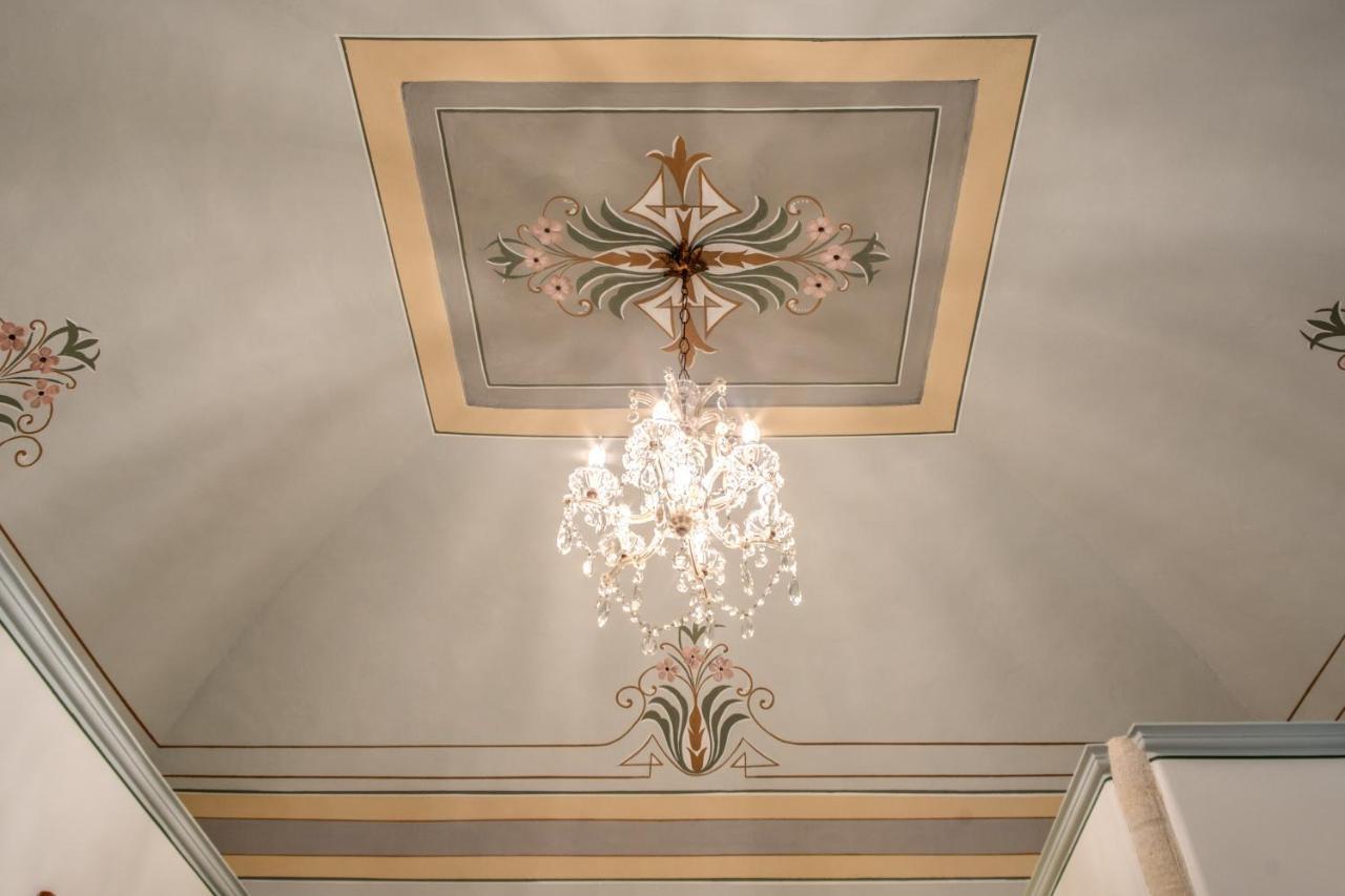 לינה וארוחת בוקר אוסטוני Palazzo Stunis - Dimora Di Charme מראה חיצוני תמונה