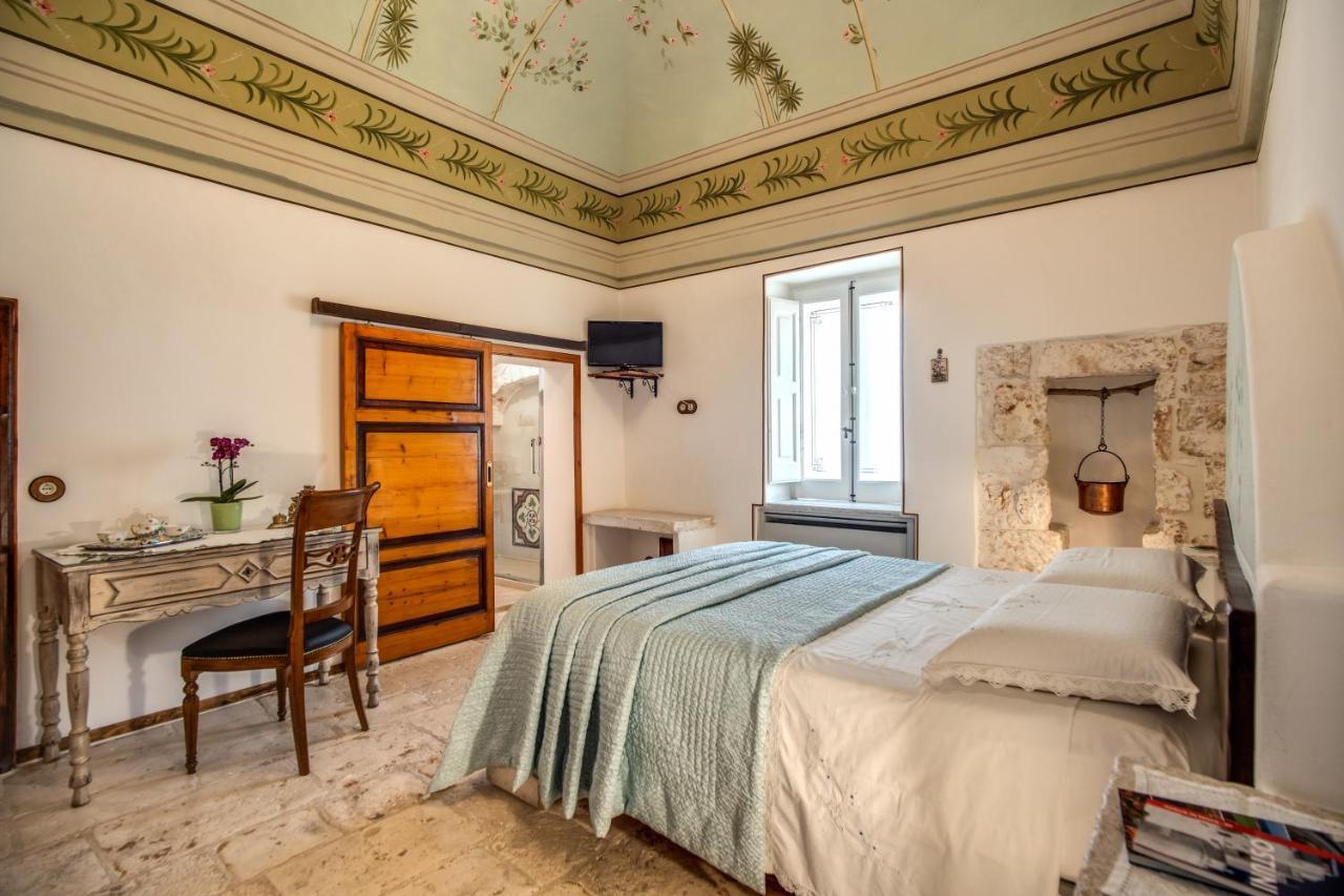 לינה וארוחת בוקר אוסטוני Palazzo Stunis - Dimora Di Charme מראה חיצוני תמונה