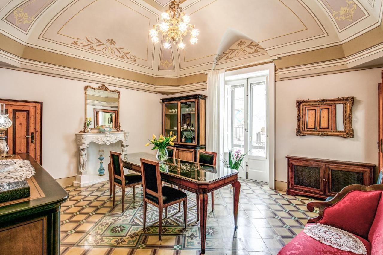 לינה וארוחת בוקר אוסטוני Palazzo Stunis - Dimora Di Charme מראה חיצוני תמונה