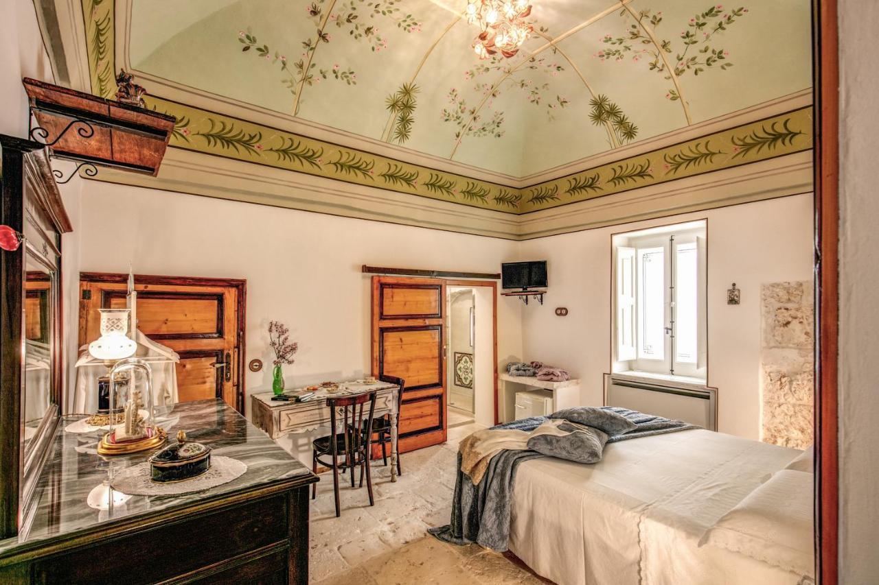 לינה וארוחת בוקר אוסטוני Palazzo Stunis - Dimora Di Charme מראה חיצוני תמונה