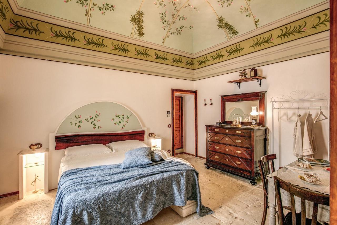 לינה וארוחת בוקר אוסטוני Palazzo Stunis - Dimora Di Charme מראה חיצוני תמונה