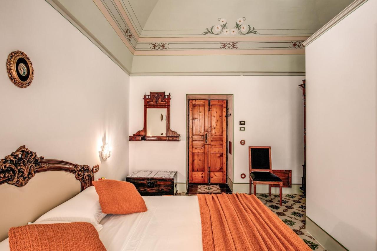 לינה וארוחת בוקר אוסטוני Palazzo Stunis - Dimora Di Charme מראה חיצוני תמונה