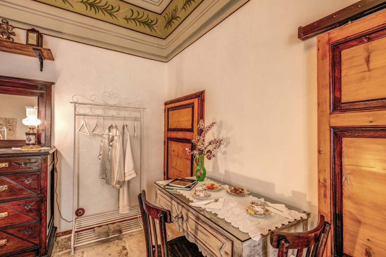 לינה וארוחת בוקר אוסטוני Palazzo Stunis - Dimora Di Charme מראה חיצוני תמונה