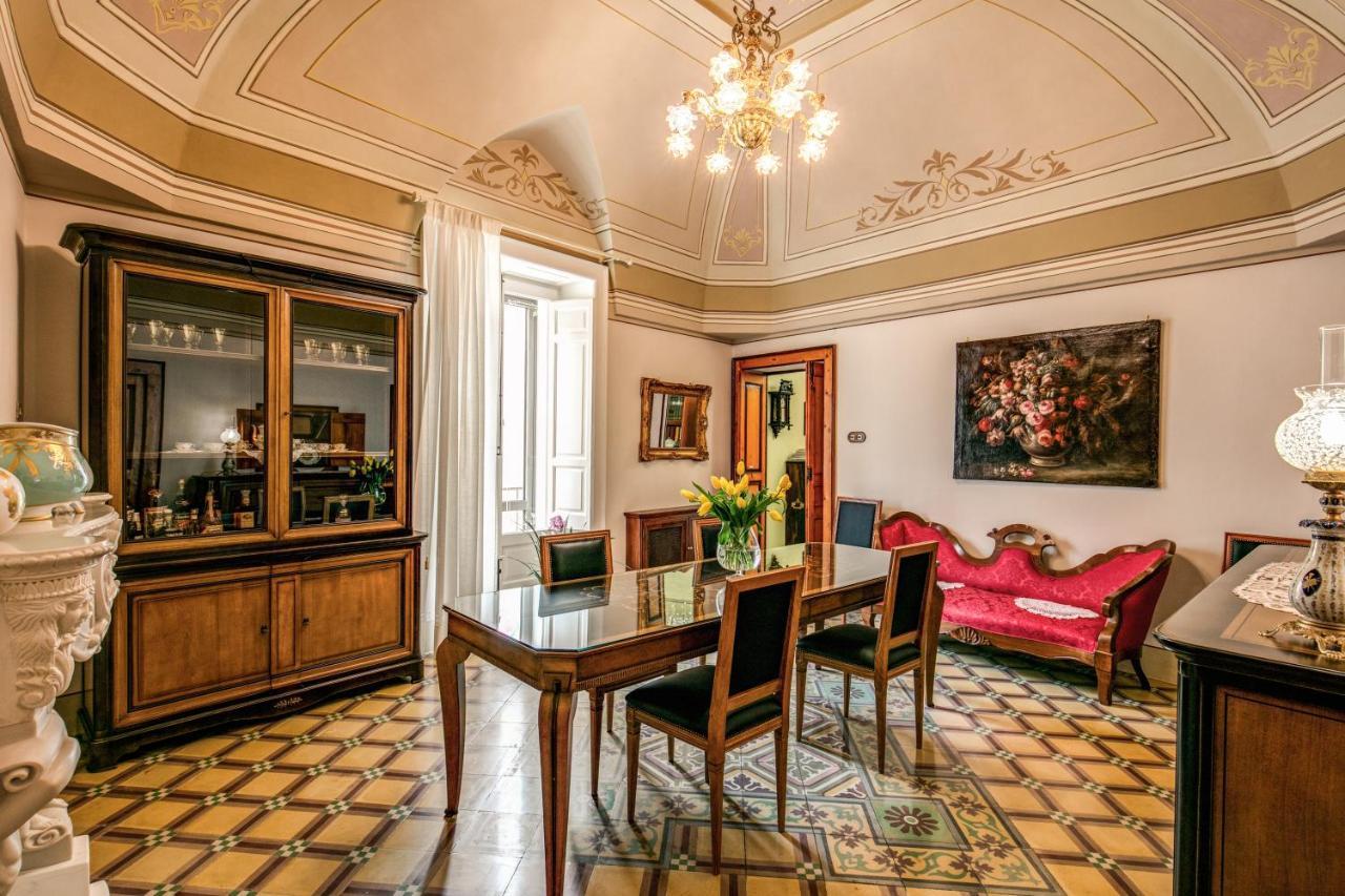 לינה וארוחת בוקר אוסטוני Palazzo Stunis - Dimora Di Charme מראה חיצוני תמונה
